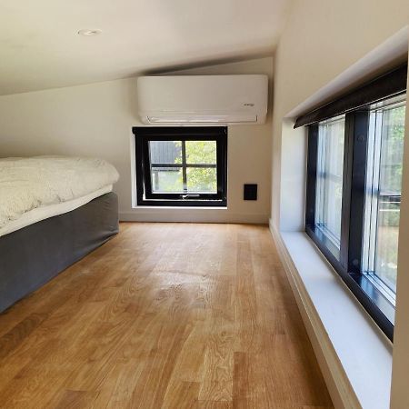 Guesthouse, Not Even A Minute Walk To The Ocean Kullavik Екстер'єр фото