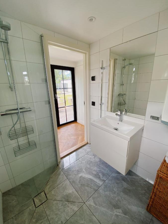 Guesthouse, Not Even A Minute Walk To The Ocean Kullavik Екстер'єр фото