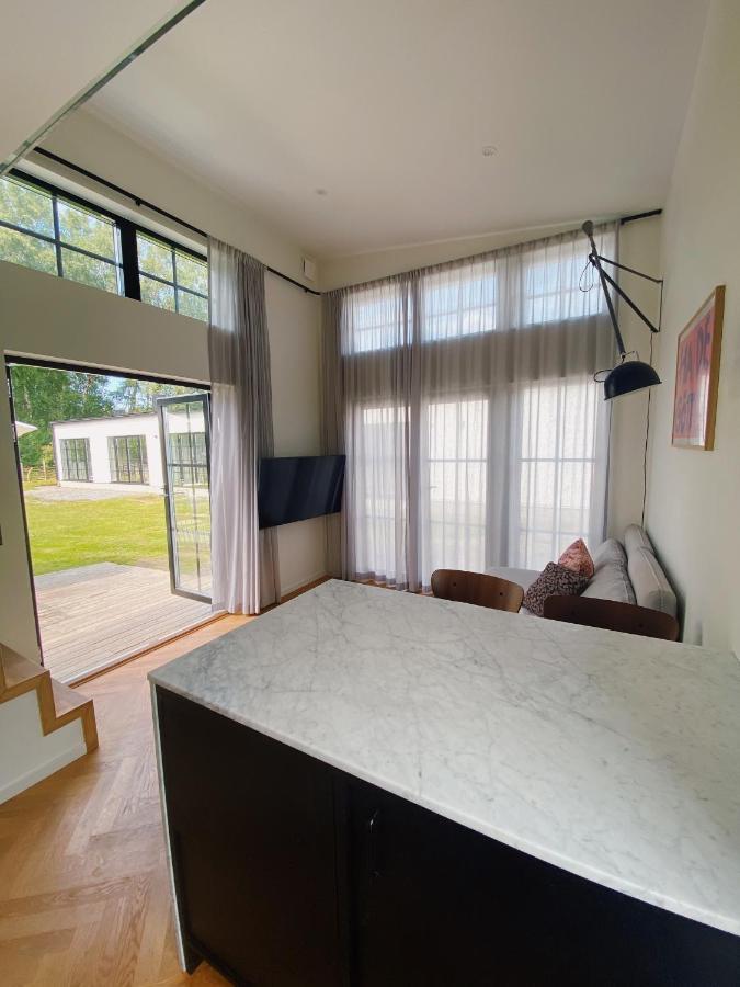 Guesthouse, Not Even A Minute Walk To The Ocean Kullavik Екстер'єр фото